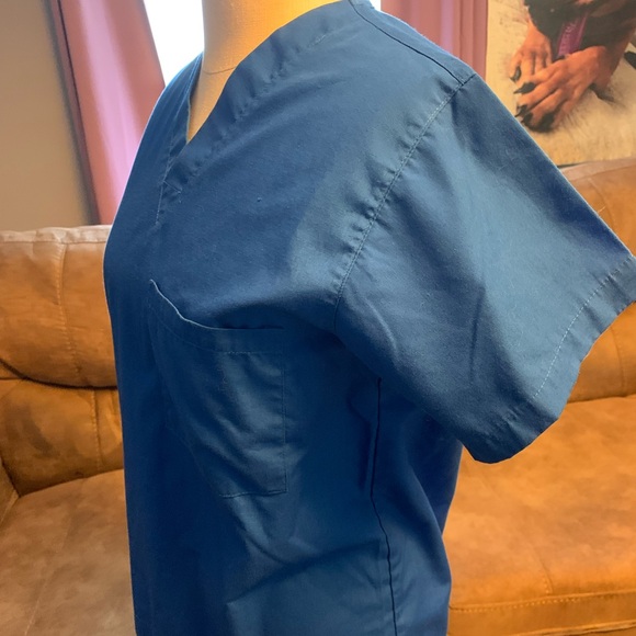 BUNDLE OF 3 !Allheart Blue Unisex Scrub Top XSM
BUNDLE OF 3 TOPS - Picture 6 of 13